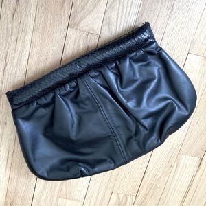 NWOT Vintage leather clutch w/drop in shoulder strap. Embossed as snakeskin trim
